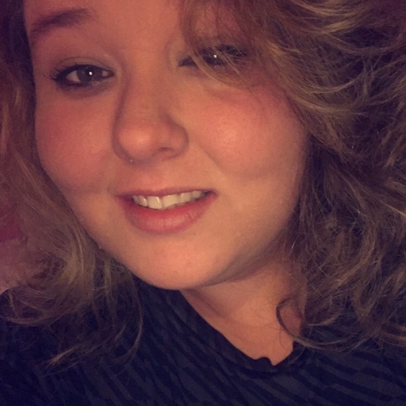 Meet your Posher, Sonia - Picture 1 of 1